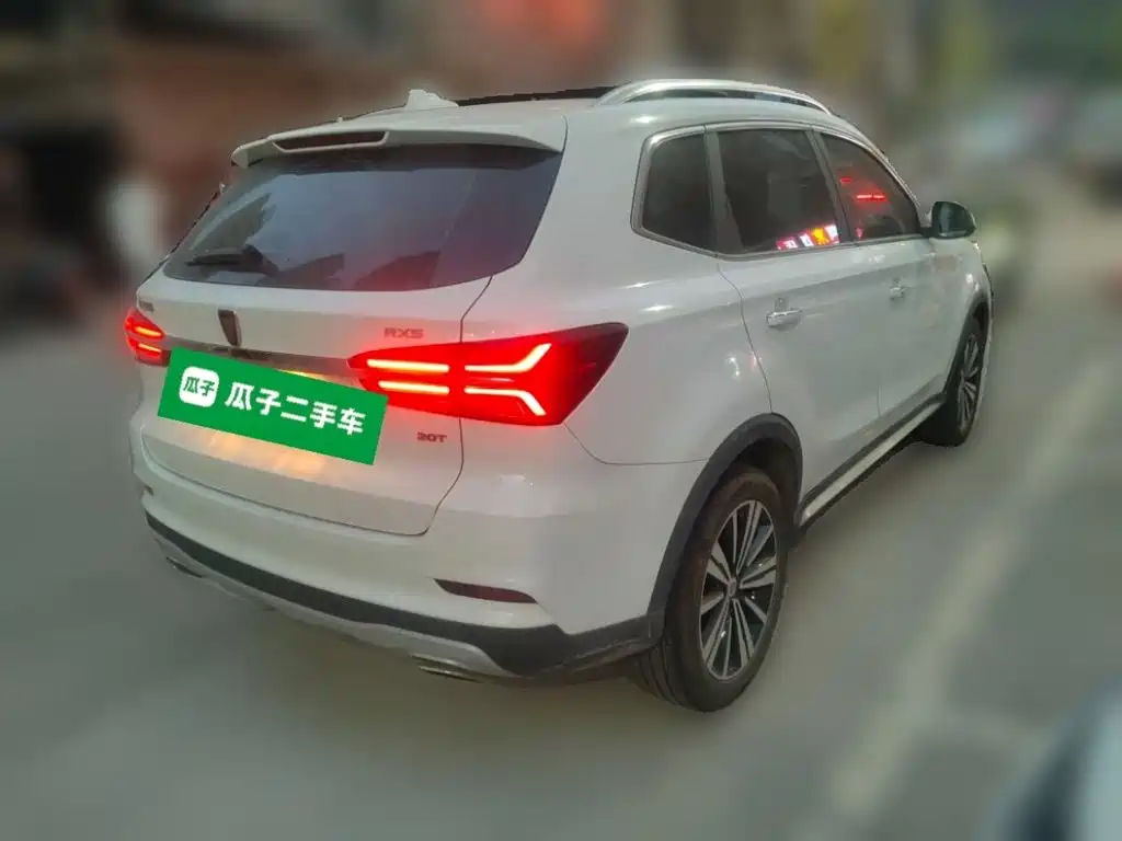 Roewe RX5 — миниатюра 4