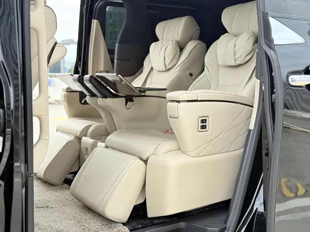 Toyota Vellfire — миниатюра 5