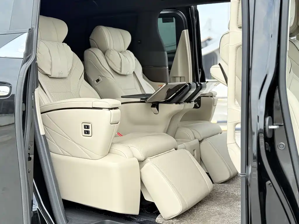 Toyota Vellfire — миниатюра 7