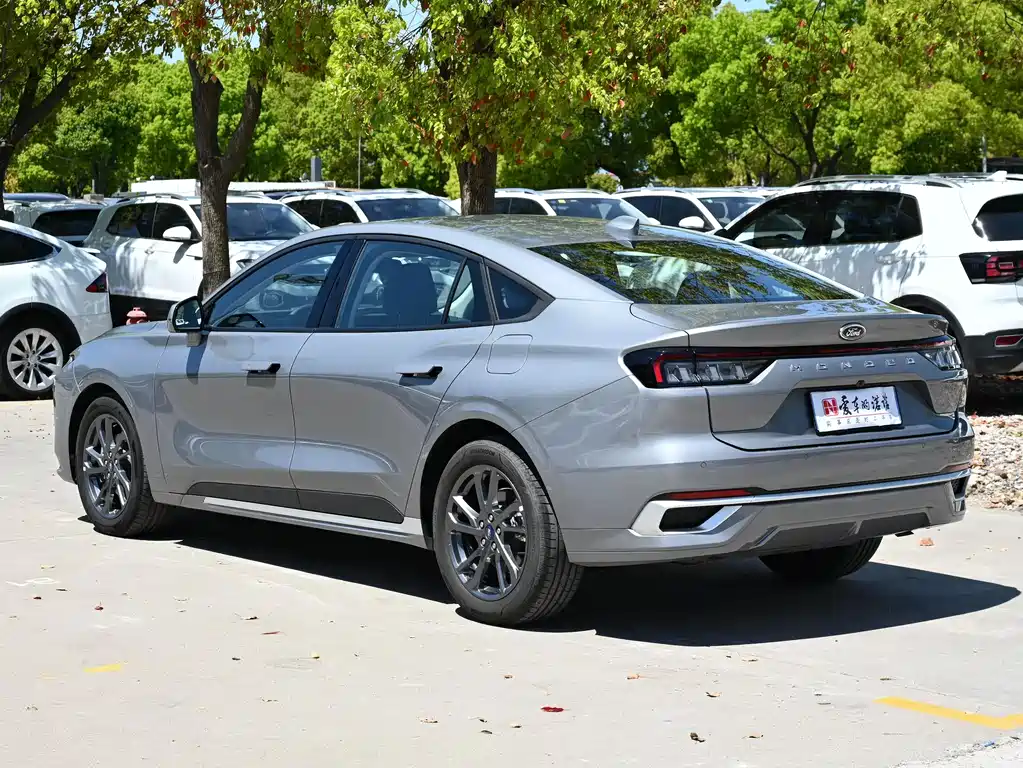 Ford Mondeo 2025 2.0T EcoBoost Luxury