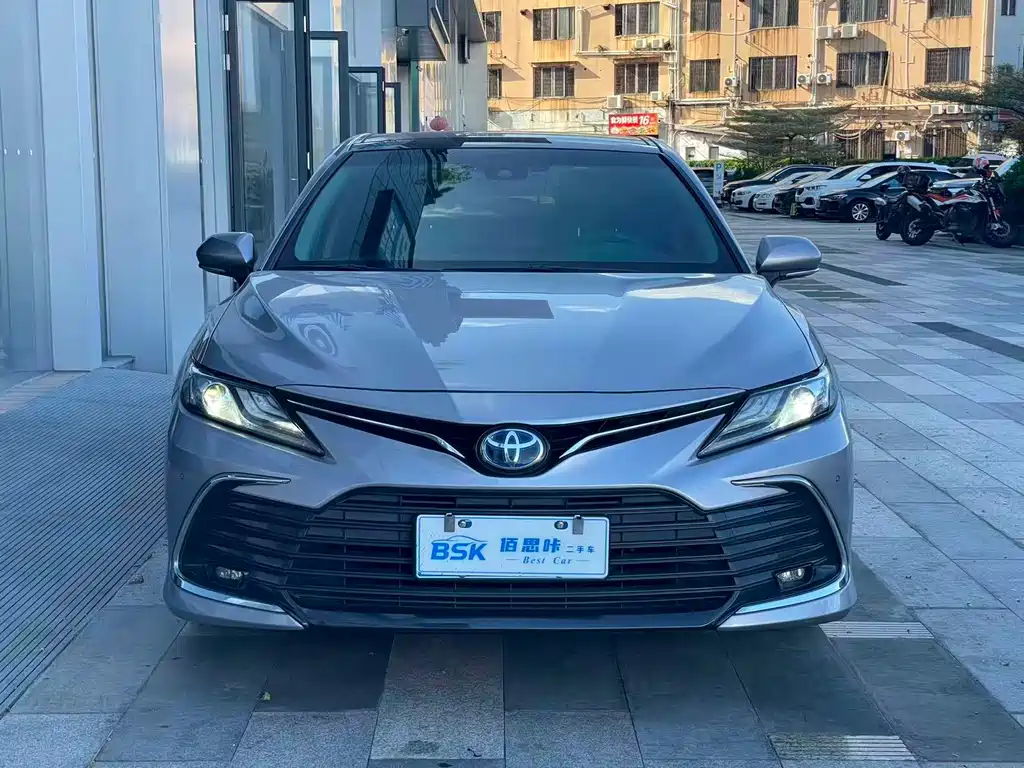 Toyota Camry — миниатюра 2