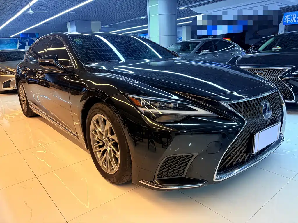 Lexus LS — миниатюра 3