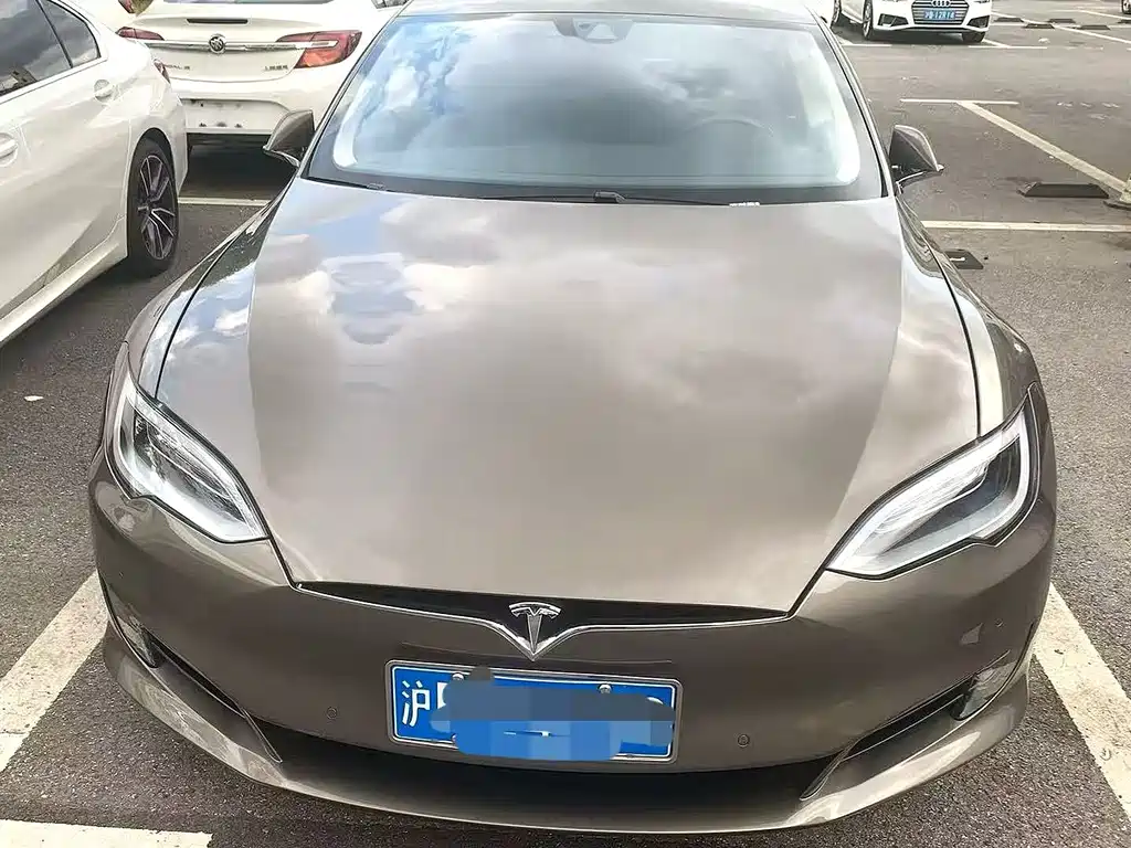 Tesla Model S — миниатюра 2