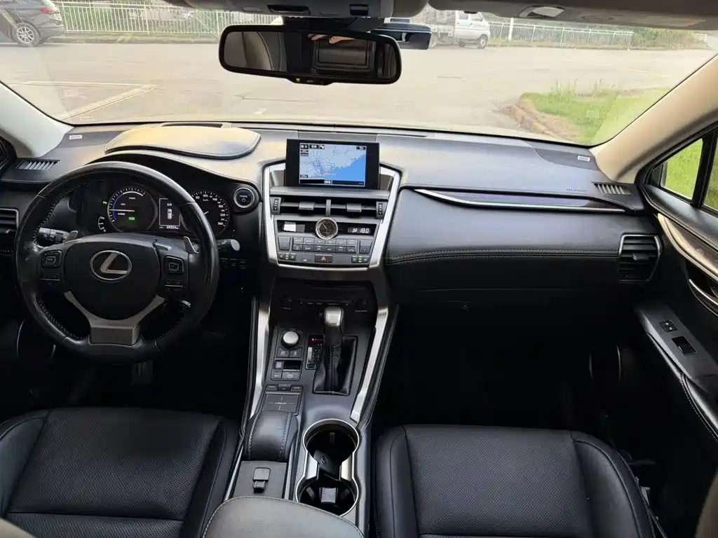 Lexus NX — миниатюра 10