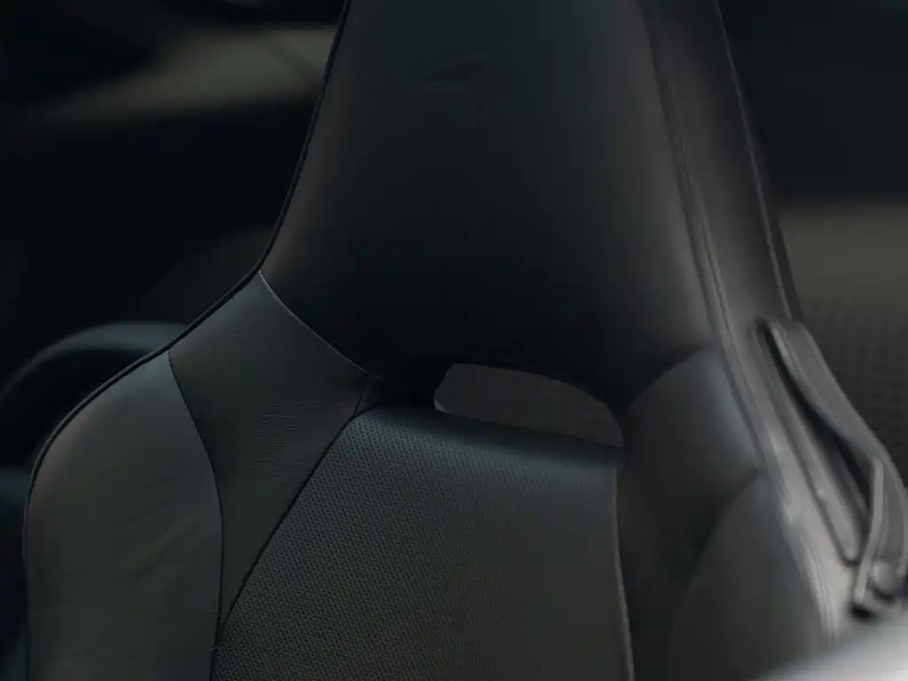 McLaren GT — миниатюра 12