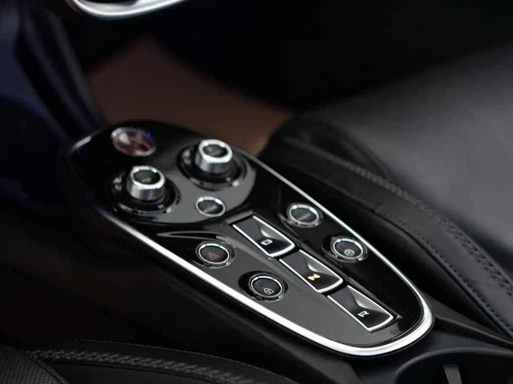 McLaren GT — миниатюра 13