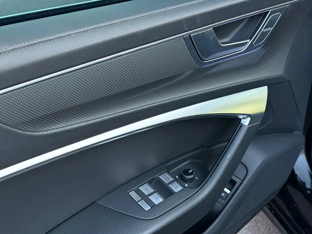 Audi A6L — миниатюра 13