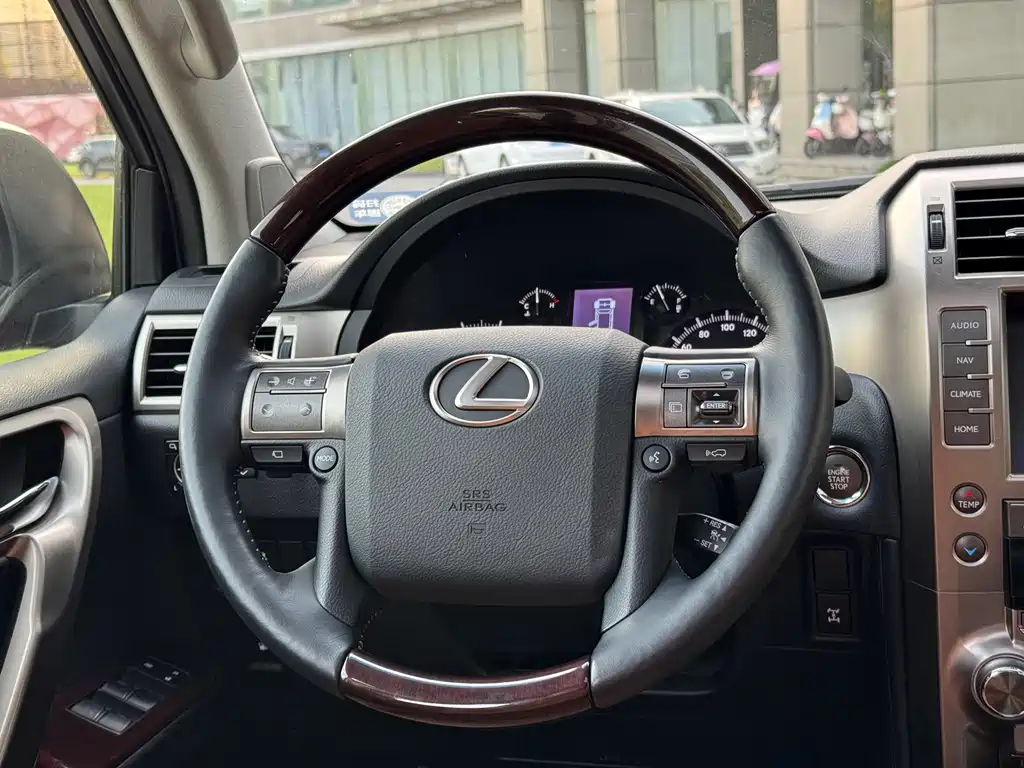 Lexus GX — миниатюра 14