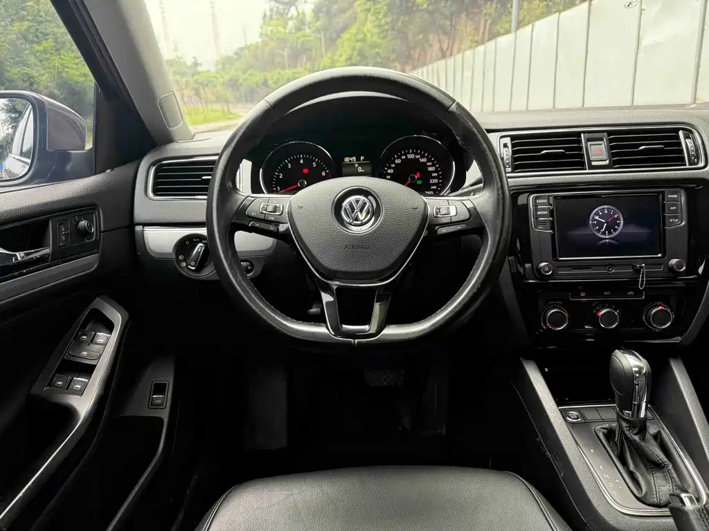 Volkswagen Sagitar — миниатюра 6