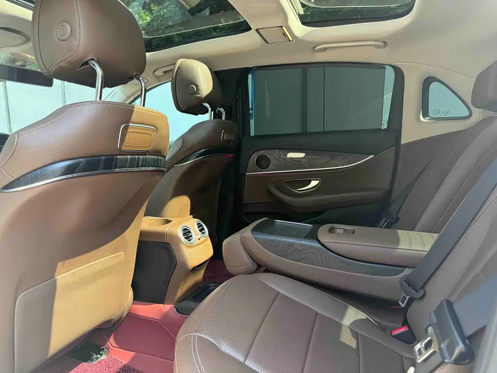Mercedes-Benz E-Class — миниатюра 4