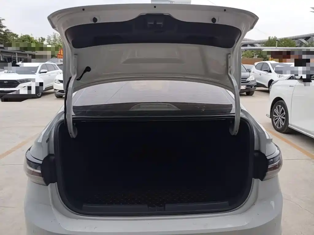 Volkswagen Lavida — миниатюра 19