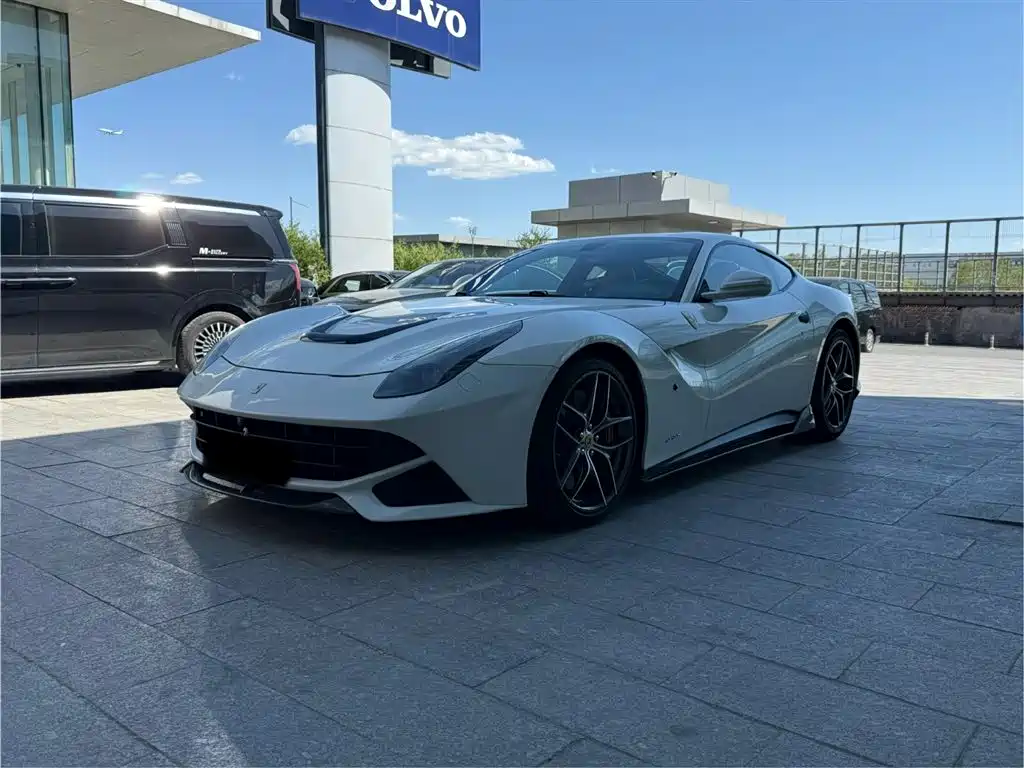 Ferrari F12berlinetta 2014