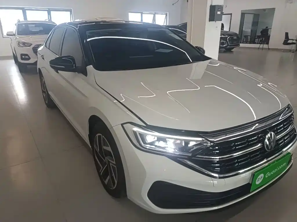 Volkswagen Sagitar 2026 3000 300TSI DSG