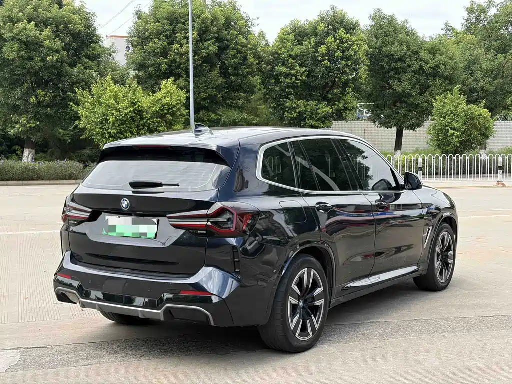 BMW iX3 — миниатюра 6