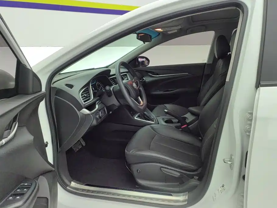 Buick Excelle — миниатюра 9
