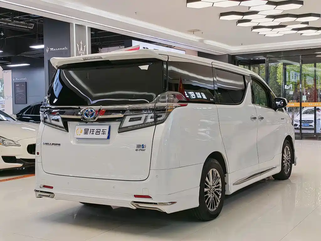 Toyota Vellfire — миниатюра 9