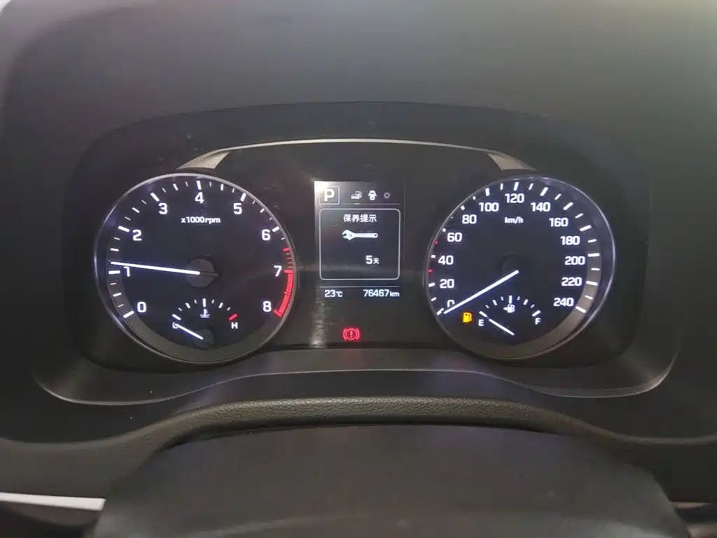 Hyundai Elantra — миниатюра 12
