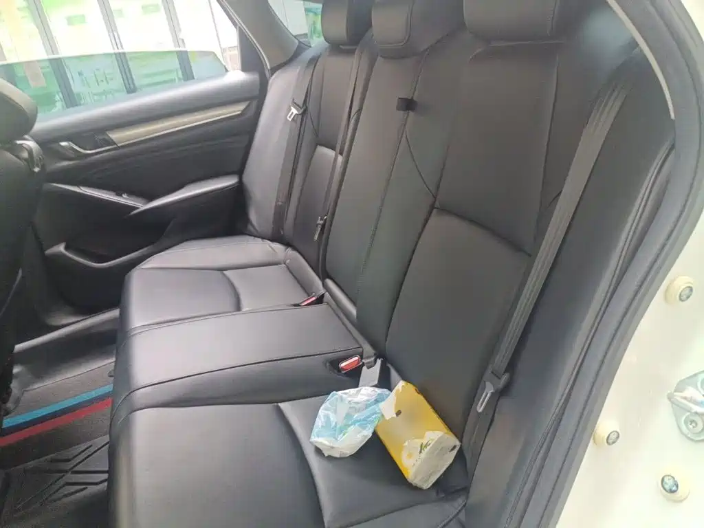 Honda Accord — миниатюра 18