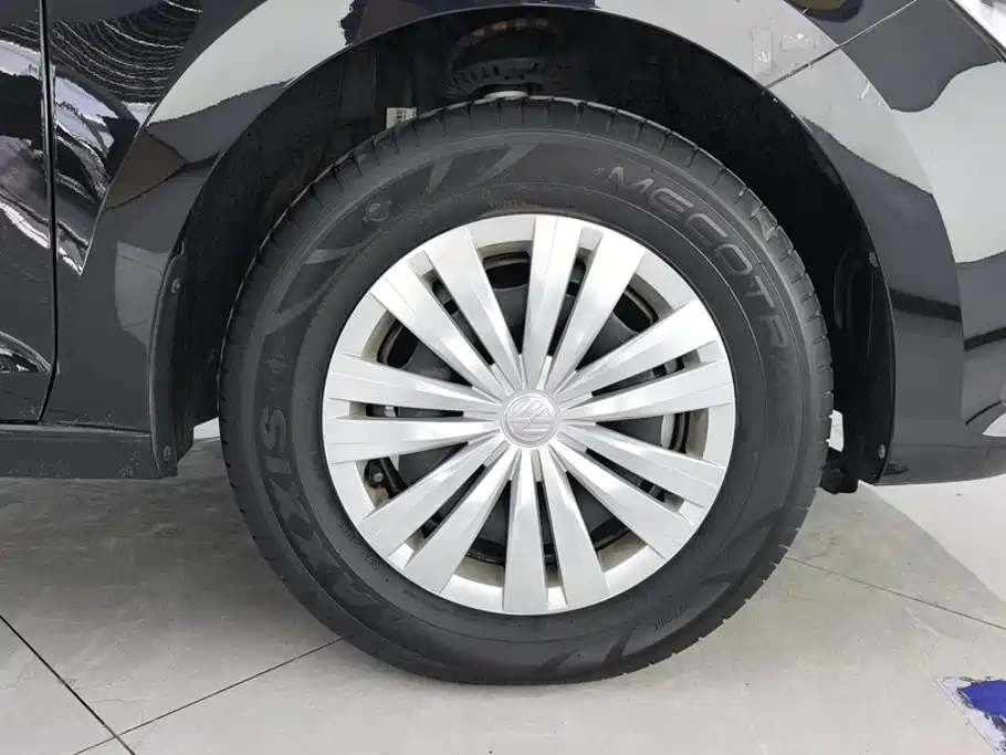 Volkswagen Santana — миниатюра 6