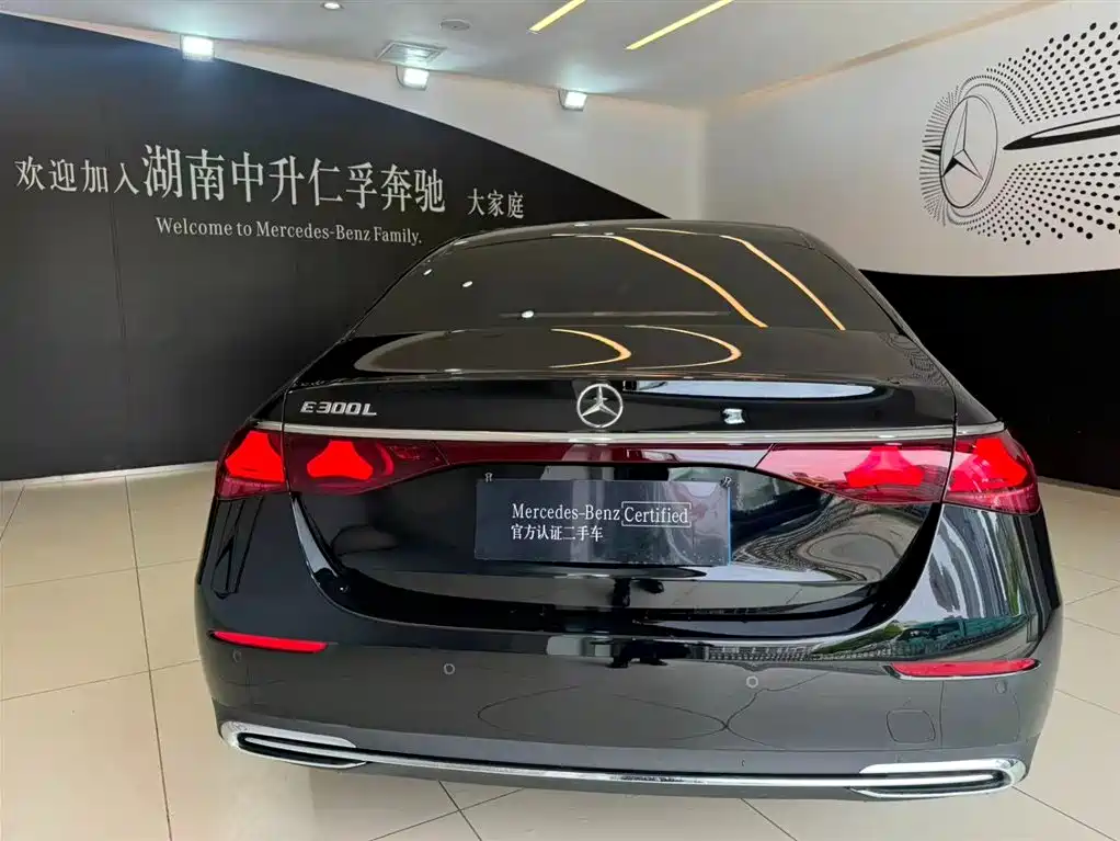 Mercedes-Benz E-Class E 2025 E 300 L Fashion