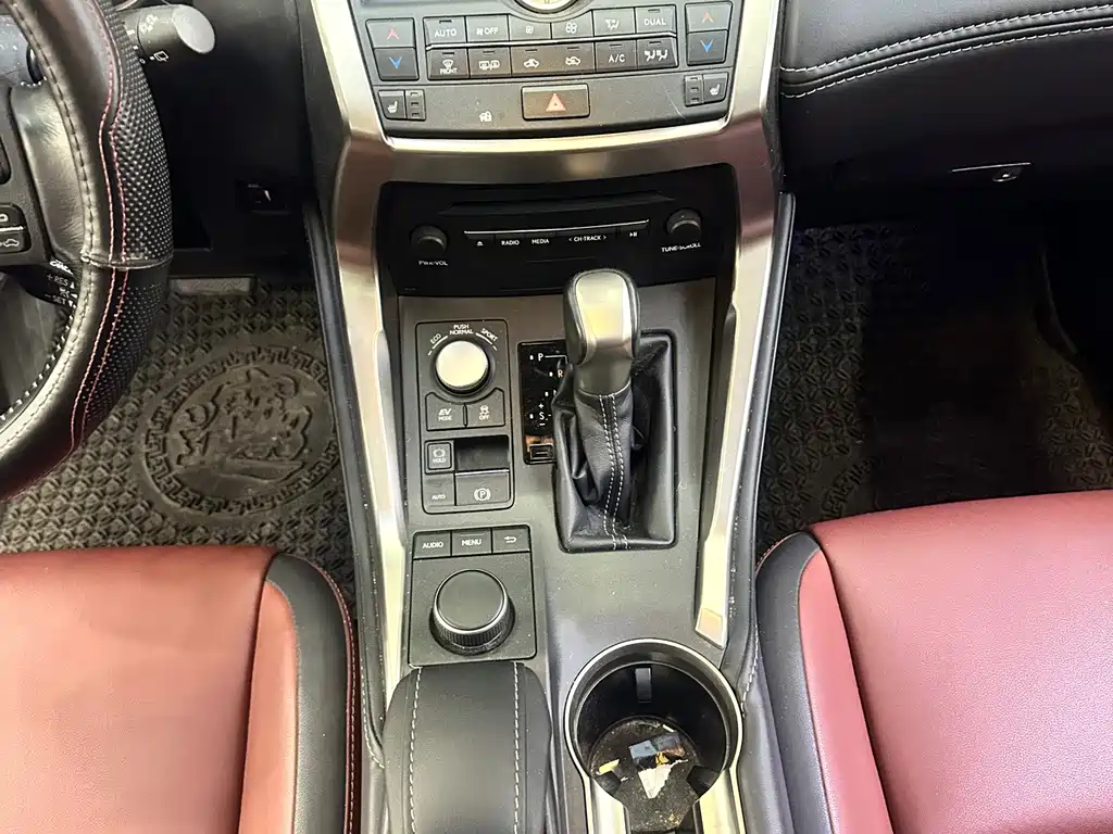 Lexus NX — миниатюра 8
