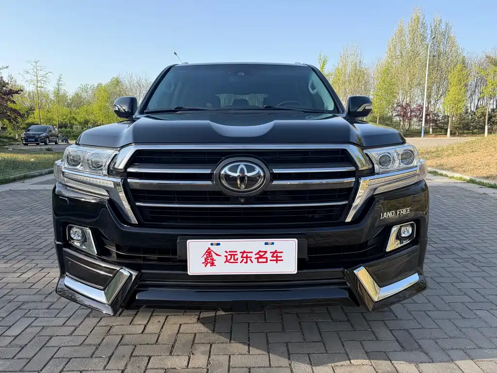 Toyota Land Cruiser 2020 5.7L AT
