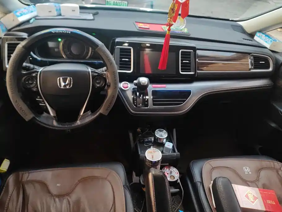 Honda Elysion — миниатюра 12