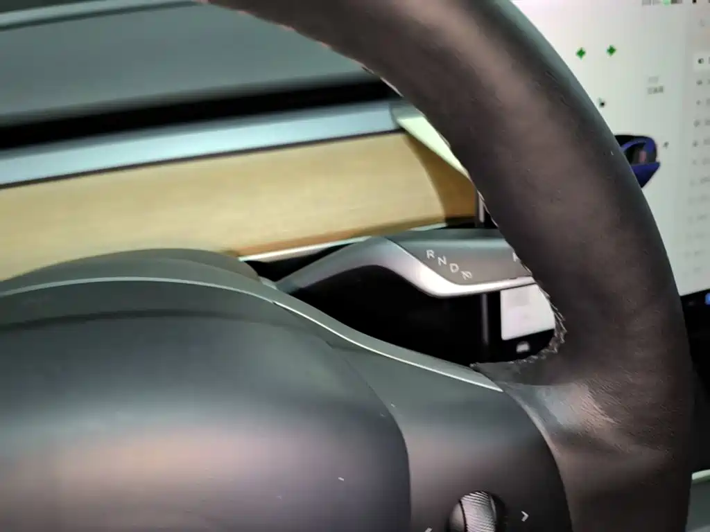 Tesla Model 3 — миниатюра 14