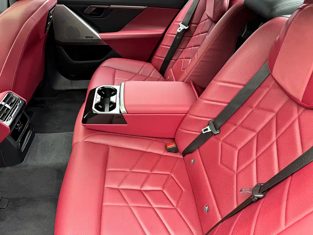 BMW 5 Series — миниатюра 12