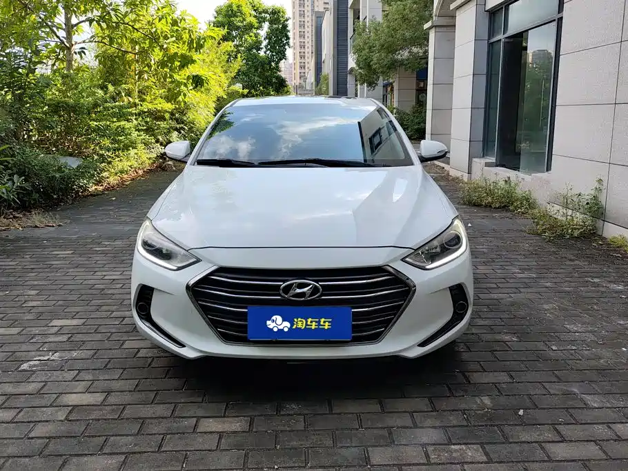 Hyundai Elantra — миниатюра 2