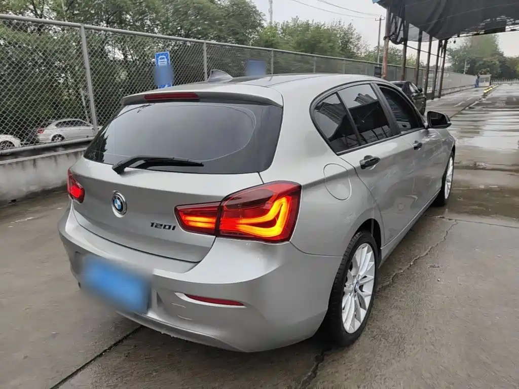 BMW 1 Series (Import) — миниатюра 7