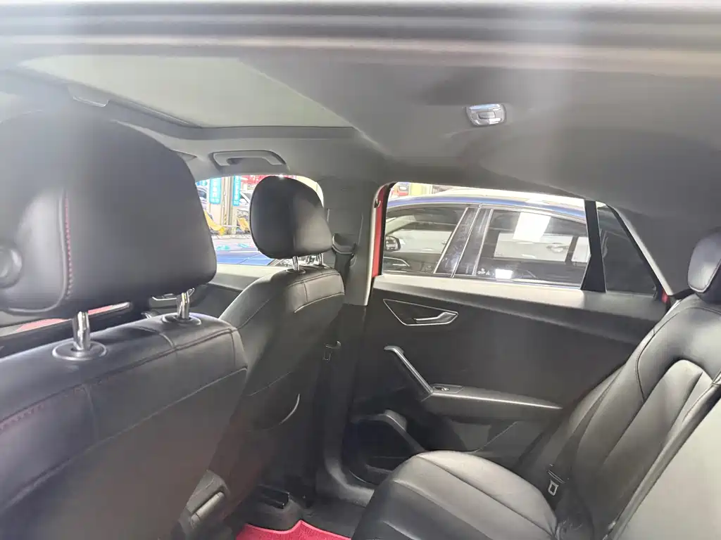 Audi Q2L — миниатюра 12