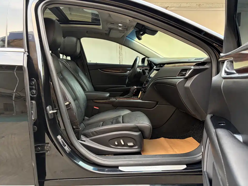 Cadillac XTS — миниатюра 8