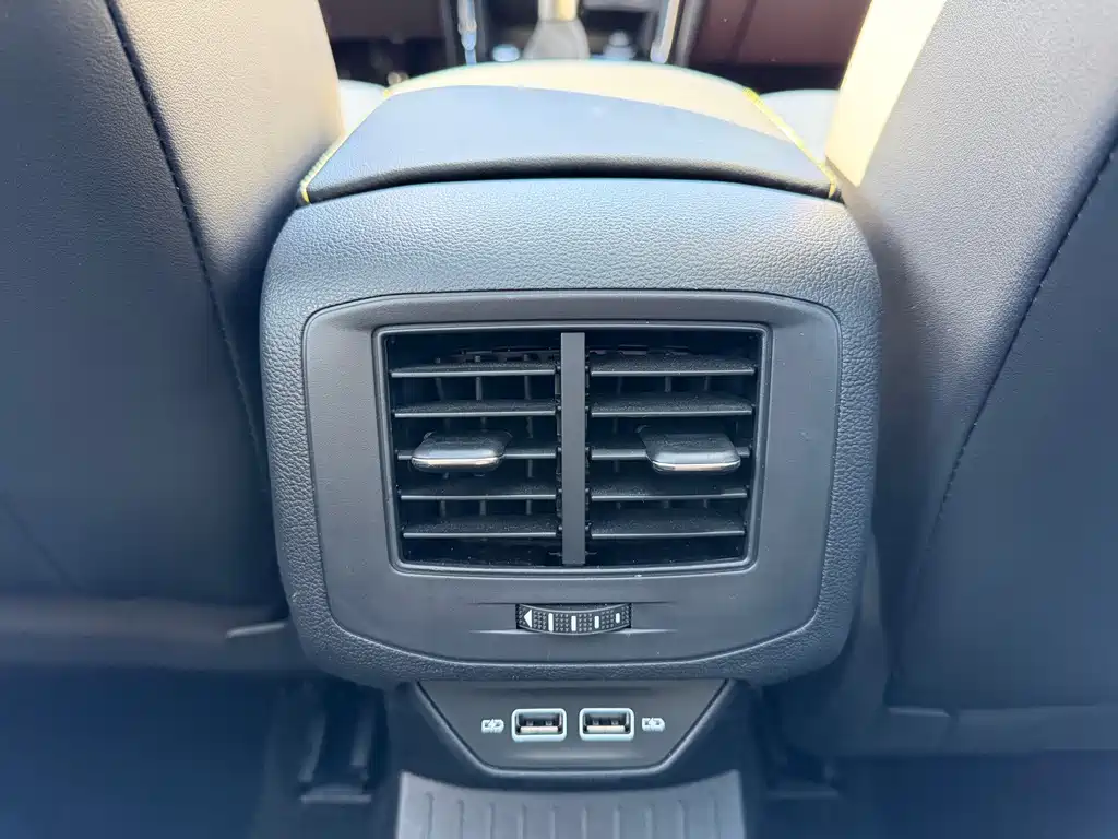 Volkswagen T-Roc — миниатюра 15