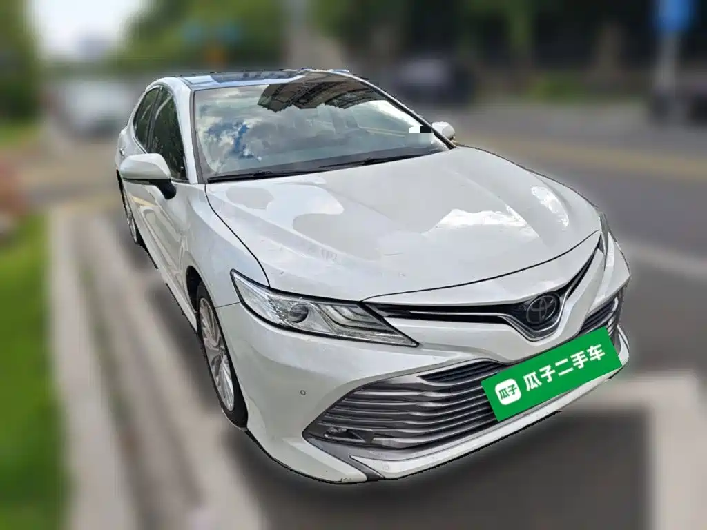 Toyota Camry — миниатюра 3