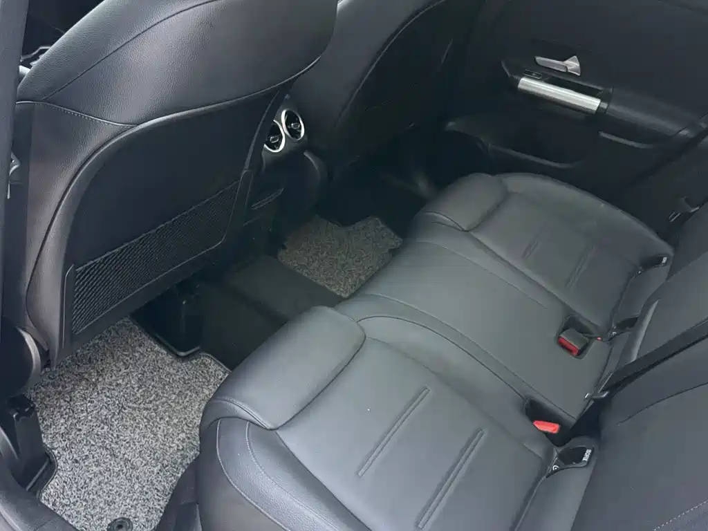 Mercedes-Benz GLA — миниатюра 9