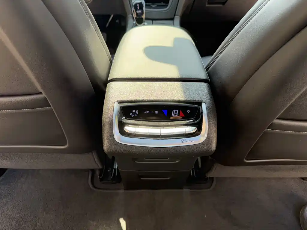 Cadillac XT6 — миниатюра 25