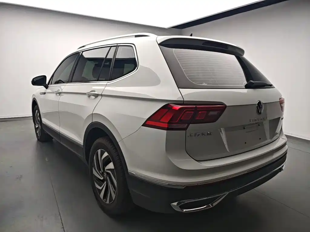 Volkswagen Tiguan L — миниатюра 5