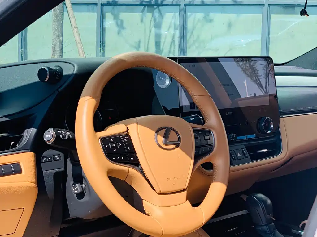 Lexus ES — миниатюра 15