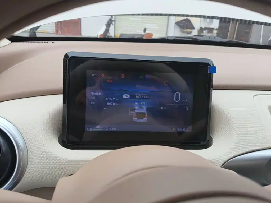 Wuling MINIEV — миниатюра 12