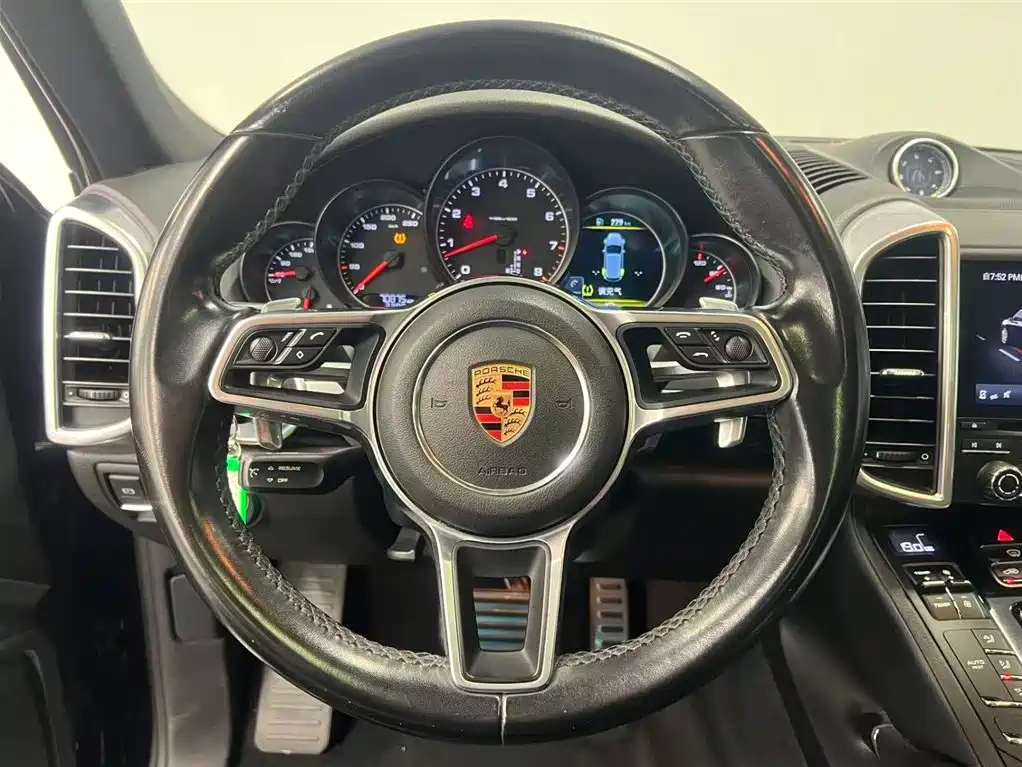 Porsche Cayenne — миниатюра 21