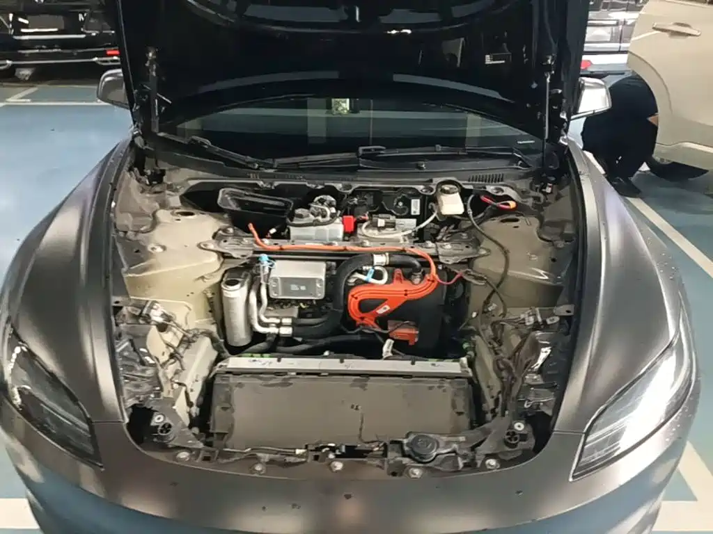 Tesla Model 3 — миниатюра 20