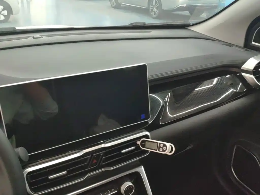 Geely Binyue — миниатюра 10