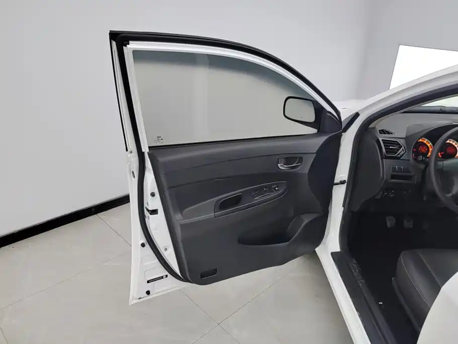 BYD F3 — миниатюра 7