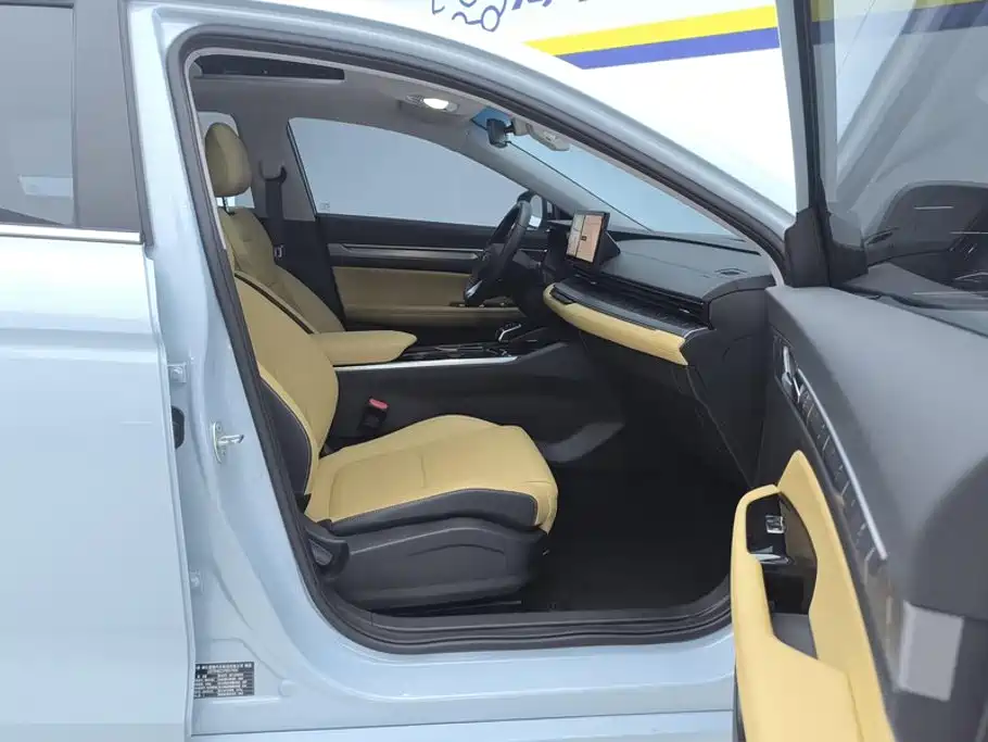 Geely L HiP — миниатюра 8