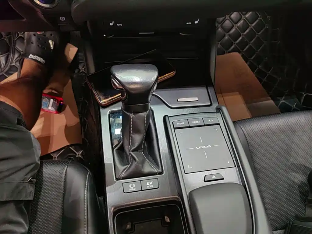 Lexus ES — миниатюра 14