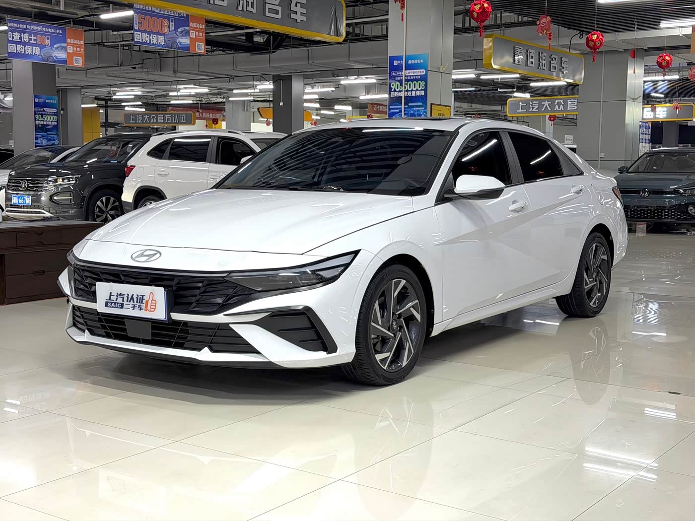Hyundai Elantra 1.5 л 2023 г. Белый, пробег 8000 км