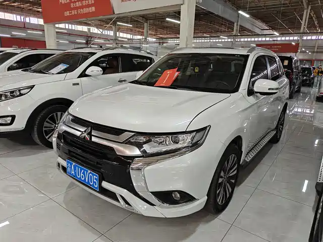 MITSUBISHI OUTLANDER 2022