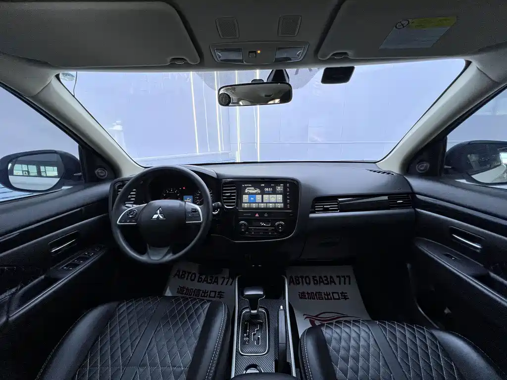 Mitsubishi Outlander — миниатюра 14