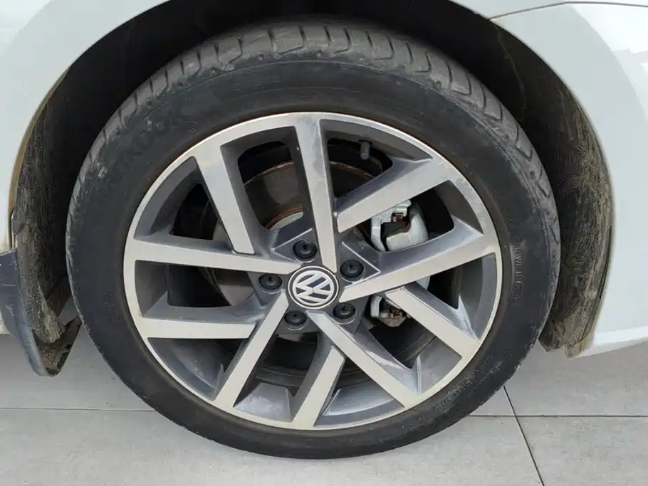 Volkswagen Golf — миниатюра 6